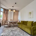 Fhs Apart Otel