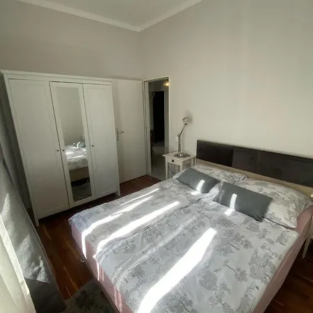 Fhs Aparthotel *