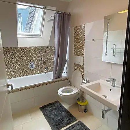 Aparthotel Fhs 4*